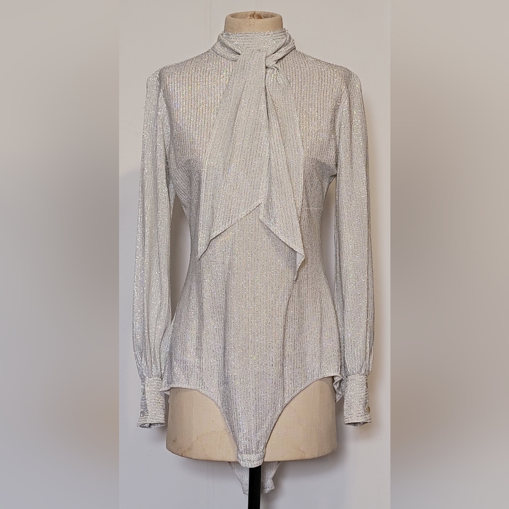 Vintage silver bodysuit with tie. Size m/l.